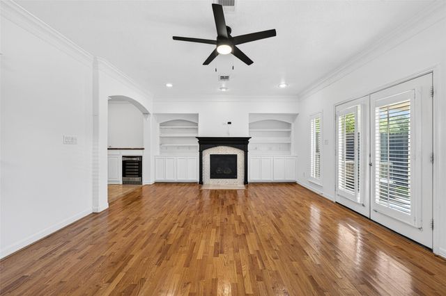 4711 Floyd Street, Houston, TX 77007