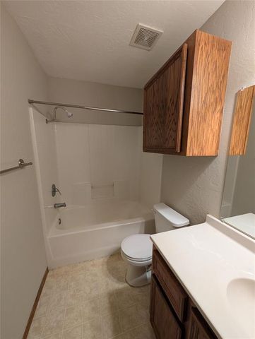 3201 Lois Arlene Circle, Oklahoma City, OK 73160