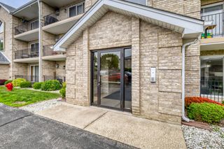 8832 Amelia Court 1-D, Justice, IL 60458