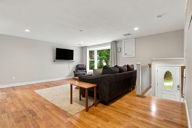 877 Bumps River Road, Centerville, MA 02632