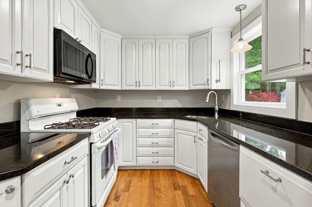 877 Bumps River Road, Centerville, MA 02632
