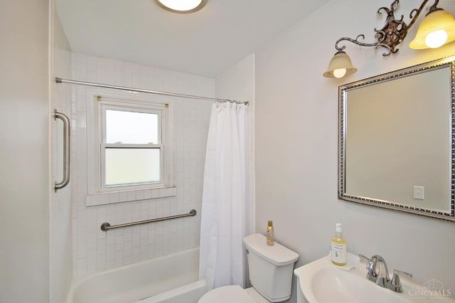 1352 Gibson Road, Goshen Twp, OH 45140