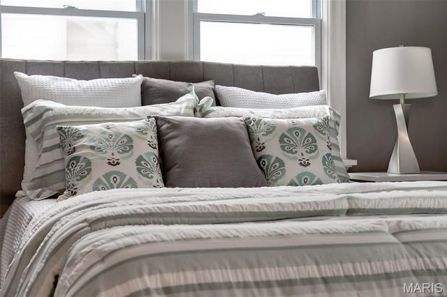 216 S Hartnett Avenue, Ferguson, MO 63135