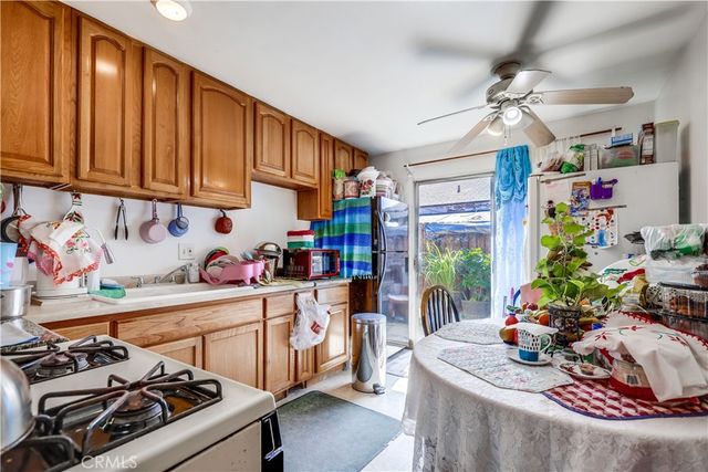 1813 Cedar, Santa Ana, CA 92707