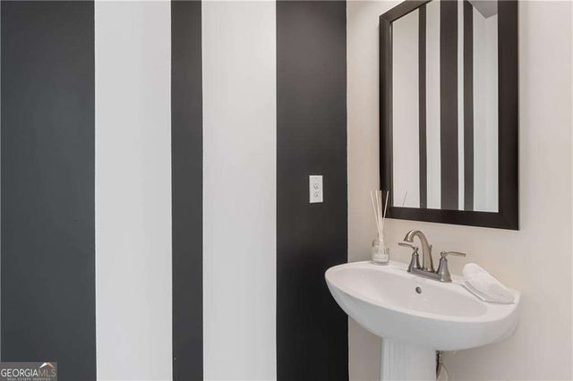 210 Daybreak Lane, Newnan, GA 30265