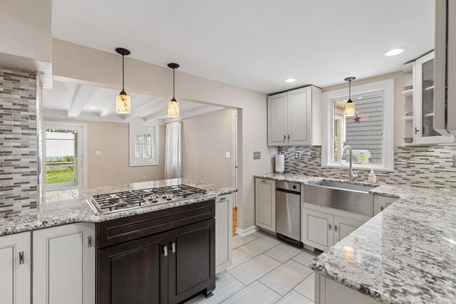 14 Church St, Westwood, MA 02090