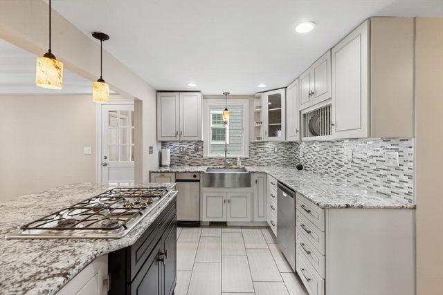 14 Church St, Westwood, MA 02090