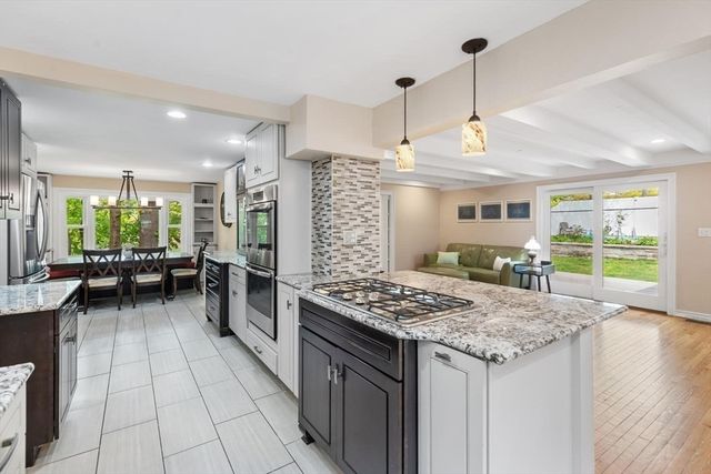 14 Church St, Westwood, MA 02090