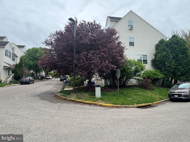 6718 CINNAMON DR, Philadelphia, PA 19128