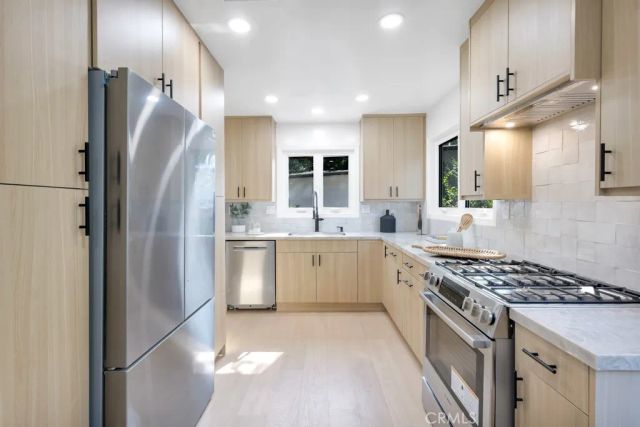 1712 Rotary, Los Angeles, CA 90026