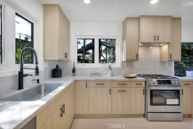 1712 Rotary, Los Angeles, CA 90026
