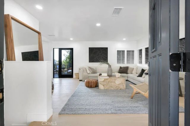 1712 Rotary, Los Angeles, CA 90026