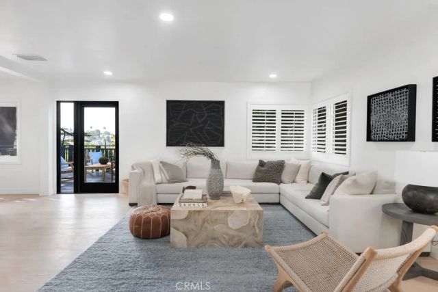 1712 Rotary, Los Angeles, CA 90026