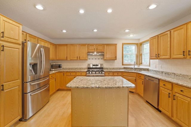2337 Manuela Drive, Chaska, MN 55318
