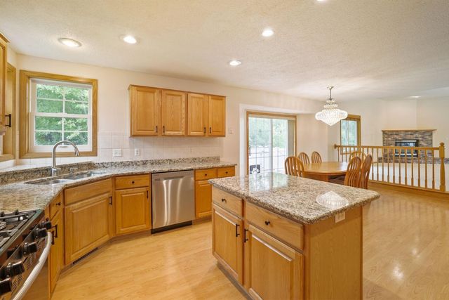 2337 Manuela Drive, Chaska, MN 55318