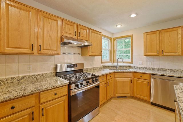 2337 Manuela Drive, Chaska, MN 55318
