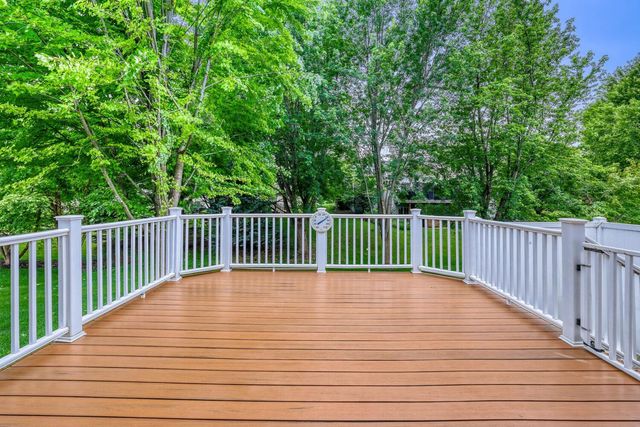 2337 Manuela Drive, Chaska, MN 55318