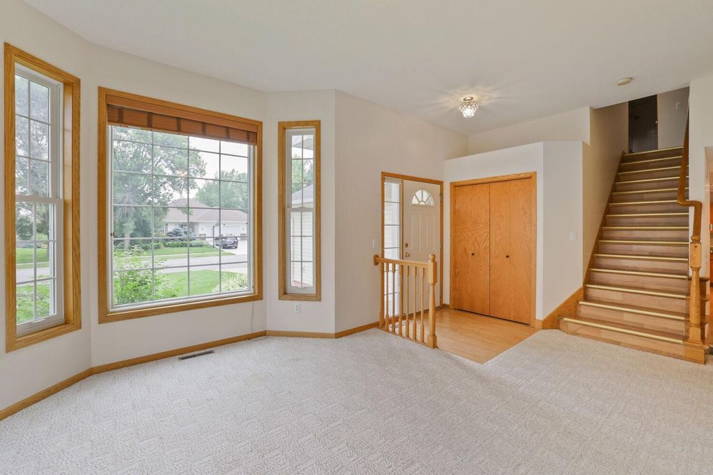 2337 Manuela Drive, Chaska, MN 55318 — photo 4