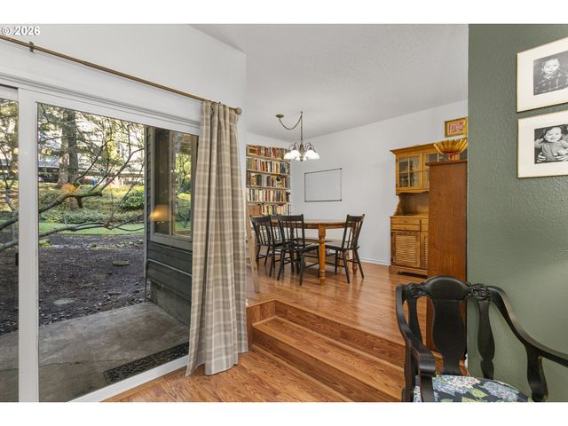 4619 LAKEVIEW Blvd, Lake Oswego, OR 97035