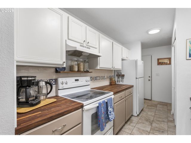 4619 LAKEVIEW Blvd, Lake Oswego, OR 97035