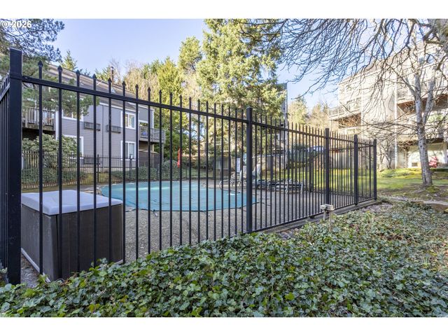 4619 LAKEVIEW Blvd, Lake Oswego, OR 97035