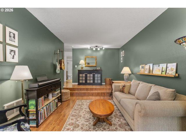 4619 LAKEVIEW Blvd, Lake Oswego, OR 97035