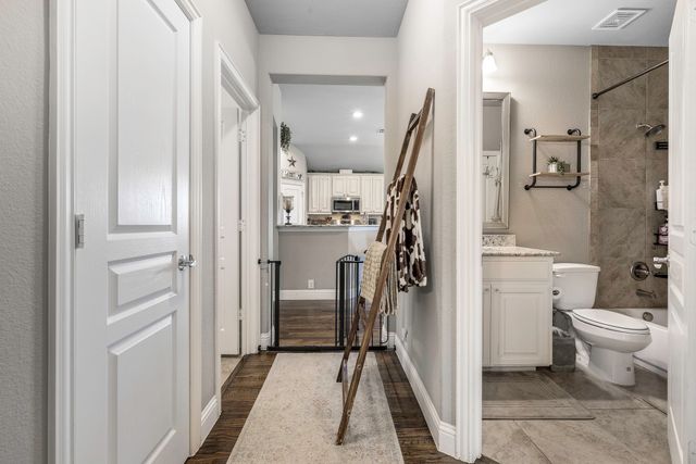 1028 Crest Meadow Drive, Fort Worth, TX 76052