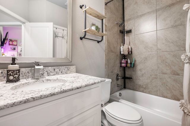 1028 Crest Meadow Drive, Fort Worth, TX 76052