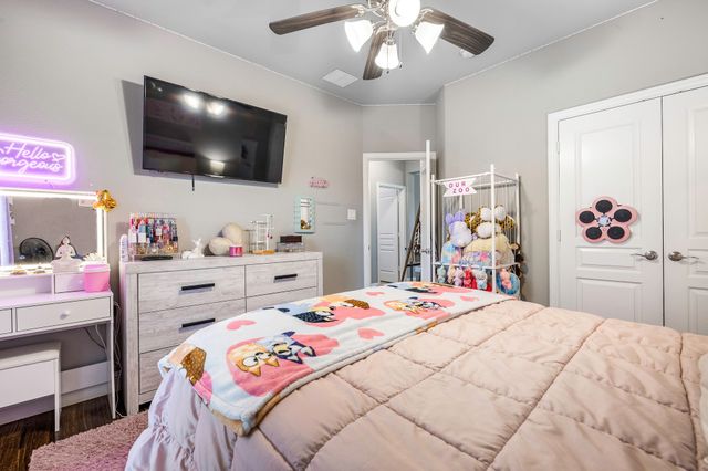 1028 Crest Meadow Drive, Fort Worth, TX 76052