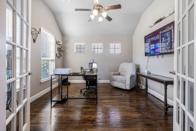 1028 Crest Meadow Drive, Fort Worth, TX 76052