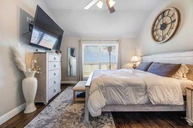 1028 Crest Meadow Drive, Fort Worth, TX 76052