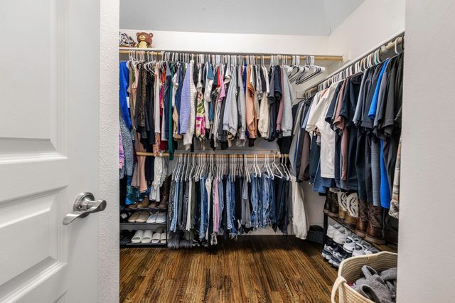 1028 Crest Meadow Drive, Fort Worth, TX 76052