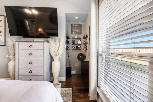 1028 Crest Meadow Drive, Fort Worth, TX 76052