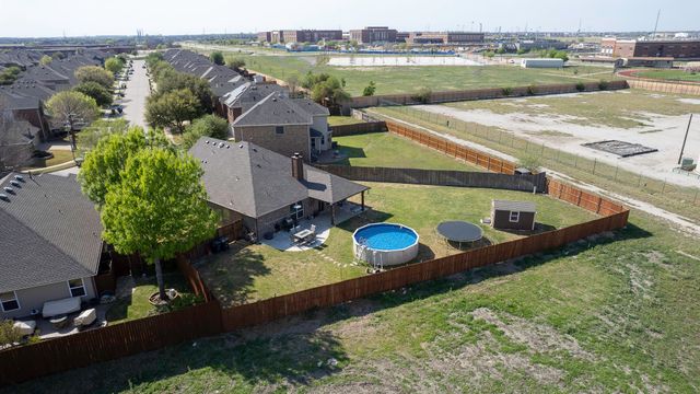1028 Crest Meadow Drive, Fort Worth, TX 76052