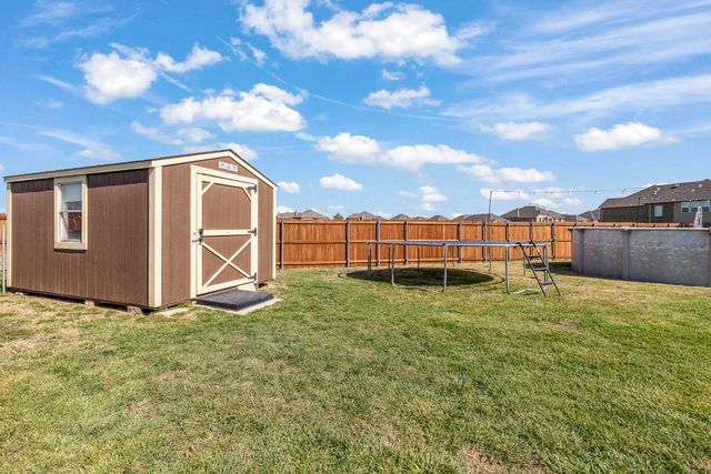 1028 Crest Meadow Drive, Fort Worth, TX 76052