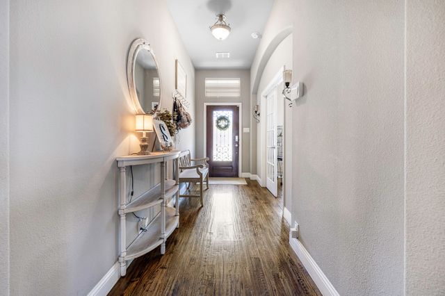 1028 Crest Meadow Drive, Fort Worth, TX 76052