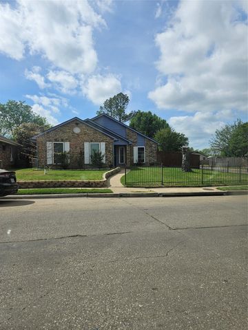 9404 Pinehaven Drive, Dallas, TX 75227