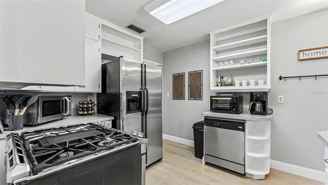 926 HOLLINGSWORTH ROAD, Lakeland, FL 33801