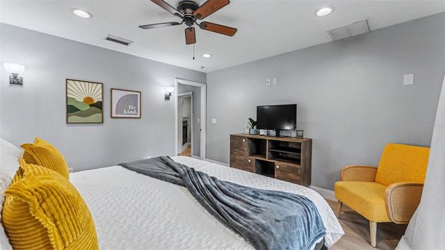 926 HOLLINGSWORTH ROAD, Lakeland, FL 33801