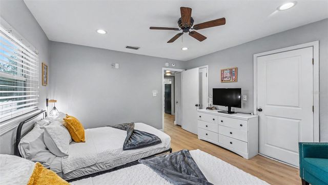 926 HOLLINGSWORTH ROAD, Lakeland, FL 33801