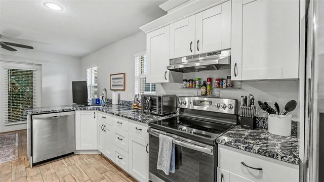 926 HOLLINGSWORTH ROAD, Lakeland, FL 33801