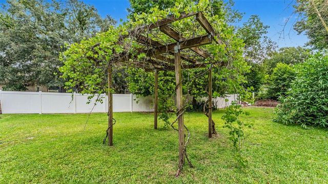 926 HOLLINGSWORTH ROAD, Lakeland, FL 33801