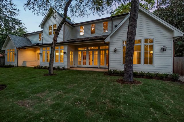 5 Hollymead Drive, The Woodlands, TX 77381