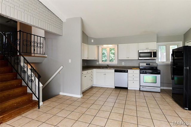 13 Sunridge Lane, Florissant, MO 63031