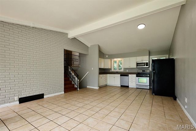 13 Sunridge Lane, Florissant, MO 63031