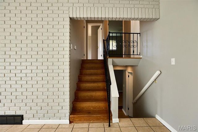 13 Sunridge Lane, Florissant, MO 63031