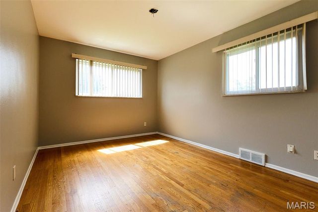 13 Sunridge Lane, Florissant, MO 63031