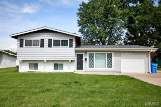 13 Sunridge Lane, Florissant, MO 63031