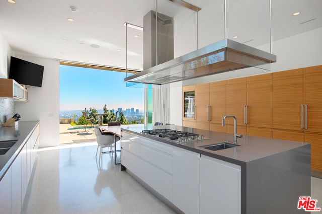 1290 Angelo Drive, Beverly Hills, CA 90210