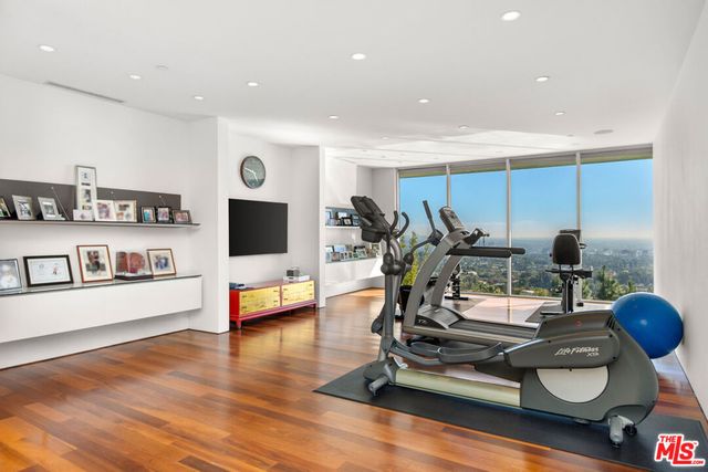 1290 Angelo Drive, Beverly Hills, CA 90210